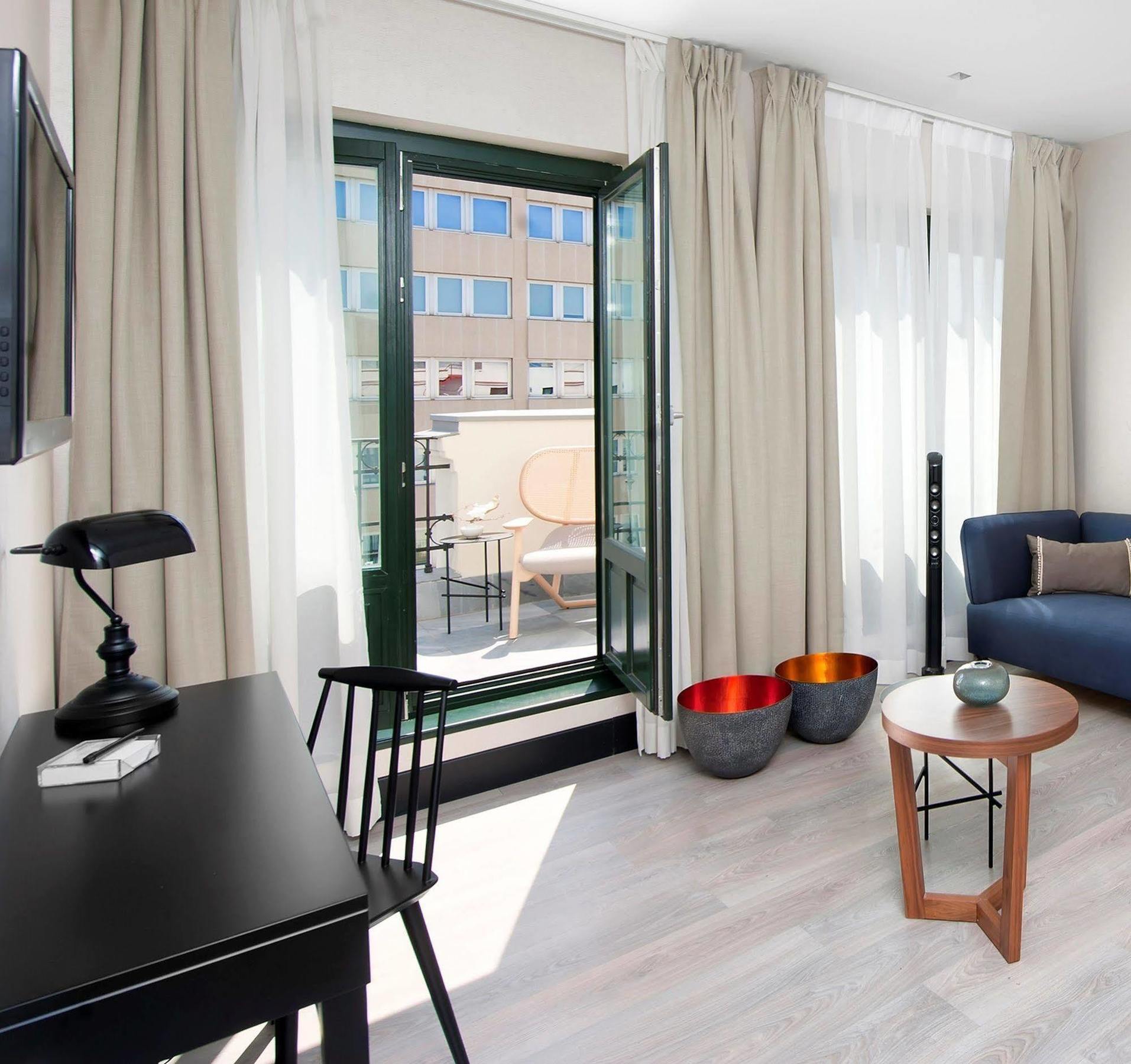 One Shot Luchana Madrid Exterior foto
