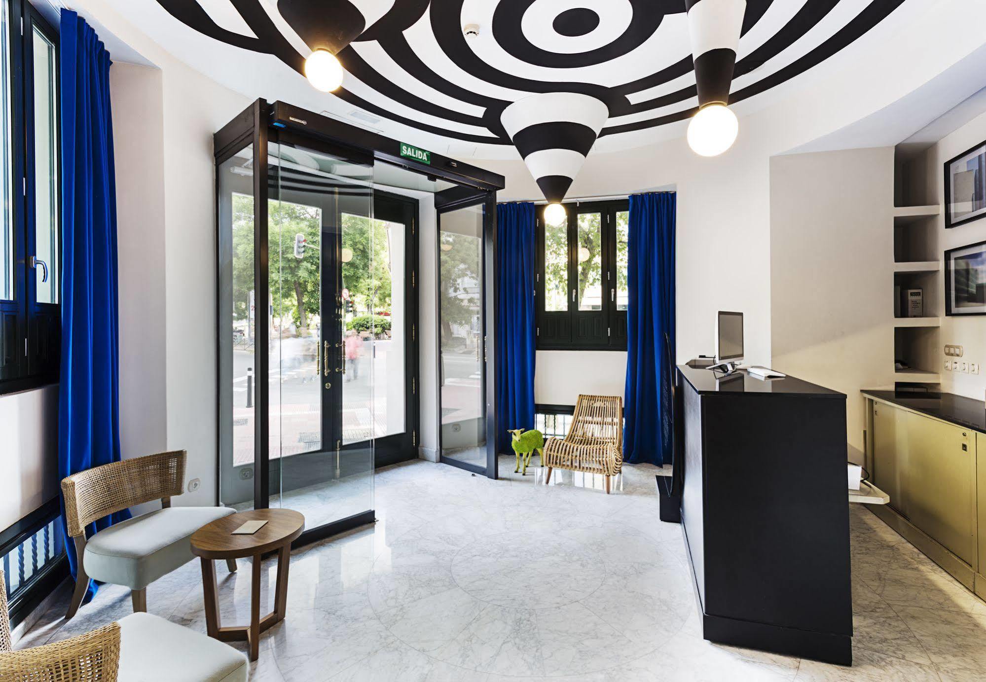 One Shot Luchana Madrid Exterior foto