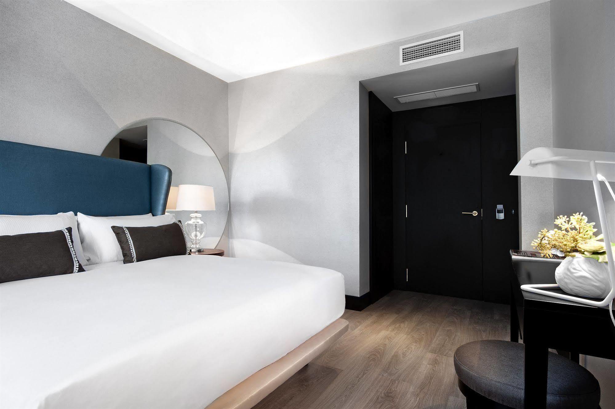 One Shot Luchana Madrid Exterior foto